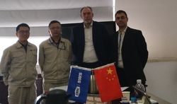 Vertragsunterzeichnung zwischen GEA und SWS. Von lins nach rechts: Ma Guangtian (Project Manager Purchase &amp; Supply Department, Shanghai Waigaoqiao Shipbuilding), Sun Xiangdong (Procurement Manager, Shanghai Waigaoqiao Shipbuilding), Marc Prinsen (GEA Head of APC U Marine) und Gianmarco Bonicelli della Vita (GEA Sales Engineer APC U Marine).
