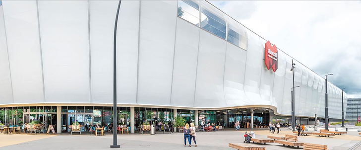 Die Mall of Switzerland im Kanton Luzern ist das zweitgrößte Einkaufszentrum der Schweiz. - © Bild: ABB
