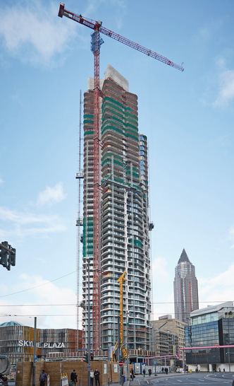 Der Grand Tower ist ein im Bau befindliches Hochhaus im Europaviertel in Frankfurt am Main. Mit 172  m Höhe wird es bei Fertigstellung im Herbst 2019 Deutschlands höchstes Wohnhochhaus sein.