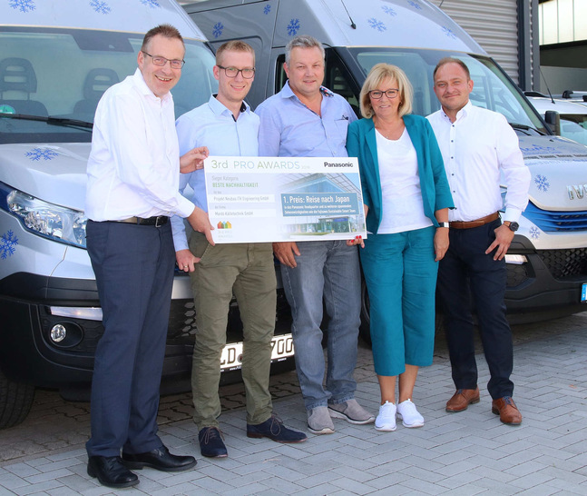 Bei der Preisverleihung (v.l.n.r.): Dirk Eggers, Cornelius Grund, Projektleiter und Prokurist der Mardo Kältetechnik GmbH, Dieter Lückenhaus, Geschäftsführer der Mardo Kältetechnik GmbH, Elke Lückenhaus, Mardo Kältetechnik GmbH, Christoph Sodusch, Projektleiter der Vogelsang Klimatechnik GmbH).