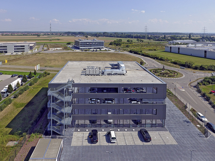 Das neue Bürogebäude der ITK Engineering GmbH für 400 Mitarbeiter