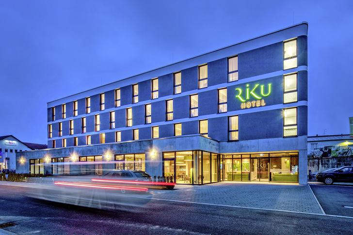 Die Riku Hotels sind eine regionale Hotelkette an aktuell sechs Standorten in Baden-Württemberg und Bayern. Eines der neuesten Objekte ist das Riku Hotel in Pfullendorf. - © Bild: Mitsubishi Electric
