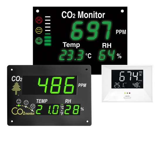 Die wichtigsten Indikatoren für Innenraumluftqualität auf einen Blick: CO2-Monitore zeigen neben dem CO2-Wert Temperatur und Luftfeuchtigkeit an. - © Bild: Airflow
