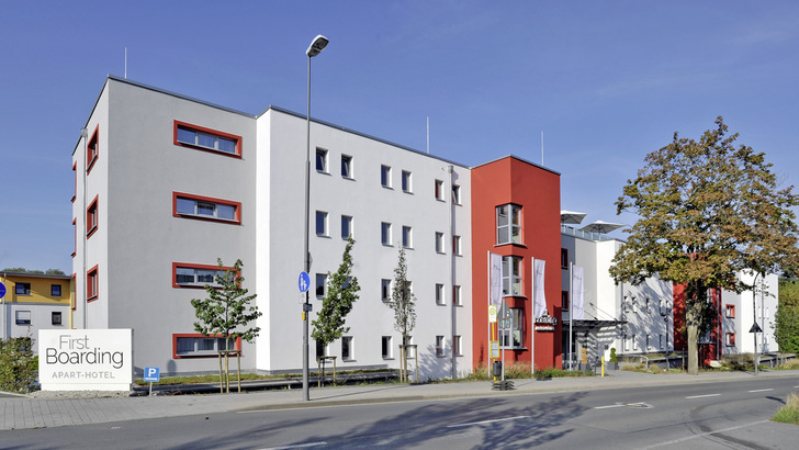 Das First Boarding Apart-Hotel in Bayreuth ist eine Mischform aus Hotel und Apartment und bietet einen umfangreichen Service und Komfort.