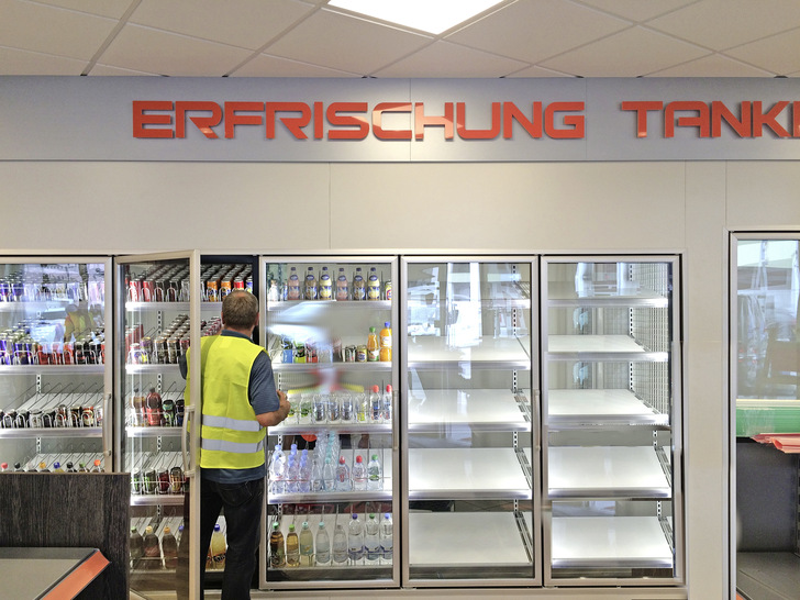 Für Frischeprodukte und Getränke brauchen Tankstellenshops immer mehr Kältetechnik.