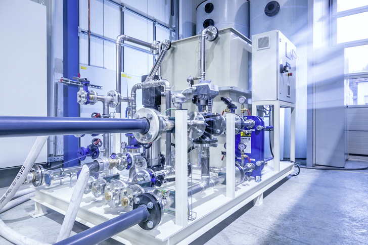 Der von L&R projektierte und gebaute Edelstahl-Wärmetauscher wird an eine vorhandene zentrale Kältemaschine angeschlossen.