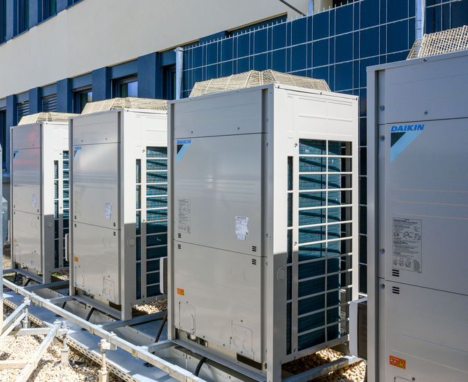 Daikin begrüßt die Neuerungen des Gebäudeenergiegesetzes für Wärmepumpen – sieht aber auch kritische Punkte für das Erreichen der Klimaziele im Gebäudesektor.