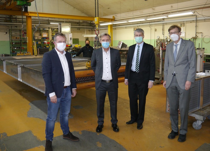 Staatssekretär Steffen Bilger zu Gast bei Walter Roller in Gerlingen (von Links: Wolfgang Krenn, Joachim Reule, Steffen Bilger, Thomas Class)