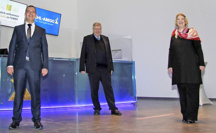 (v. li.). Dennis Ziehl (neuer Aufsichtsratsvorsitzender), Uwe Ziehl (bisheriger Aufsichtsratsvorsitzender) und Sindia Ziehl (neues Aufsichtsratsmitglied)