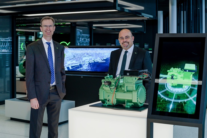 Martin Büchsel (li.) ist neues Vorstandsmitglied und neuer Chief Sales and Marketing Officer bei Bitzer und sein Vorgänger Gianni Parlanti (re.) übernimmt die Position des Geschäftsführers von Bitzer Italia und Green Point Servizi Industriali.