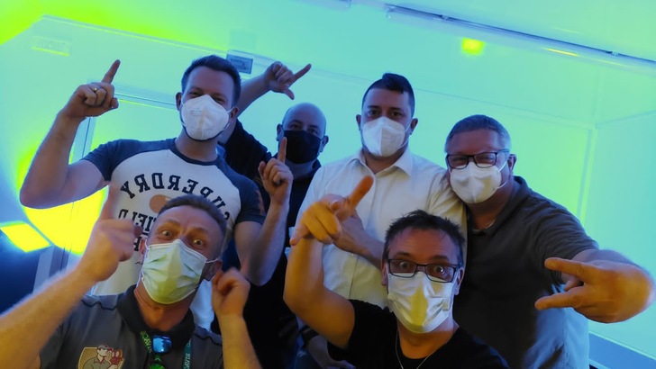 Die Jungs, mit denen wir den Nachwuchsanhänger ausgebaut haben