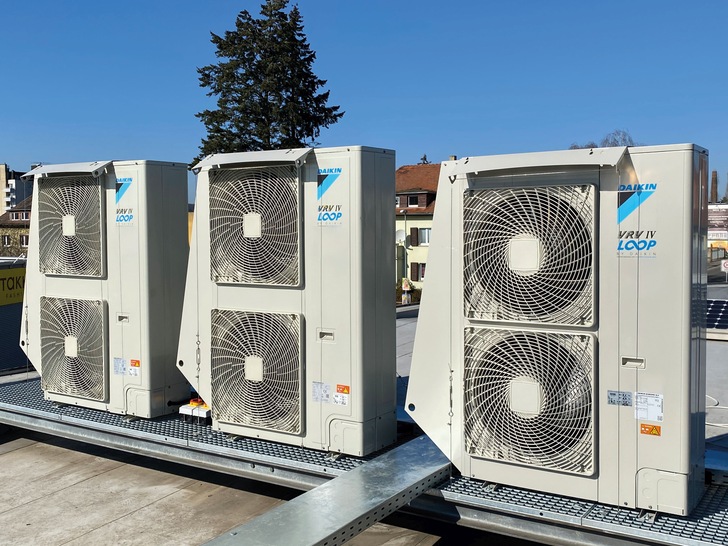 Daikin VRV Anlage mit L∞P-Logo.