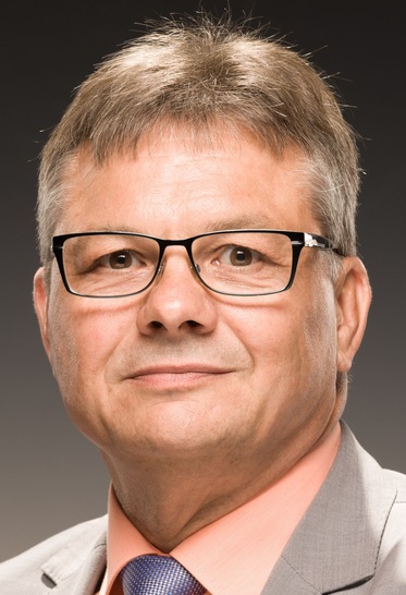 Prof. Dr.-Ing. Mario Reichel ist als Nachfolger von Prof. Dr.-Ing. Achim Trogisch neuer Vorstandsvorsitzender des Vereins zur Förderung der Luft- und Kältetechnik e.V.