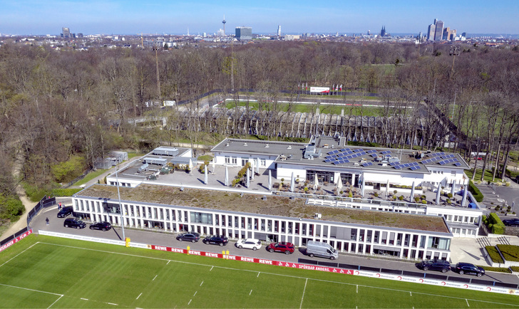 Die neue Klimaanlage klimatisiert seit kurzem die Geschäftsstelle des 1. FC. Köln inmitten des Kölner Grüngürtels. - © Bild: Mitsubishi Electric
