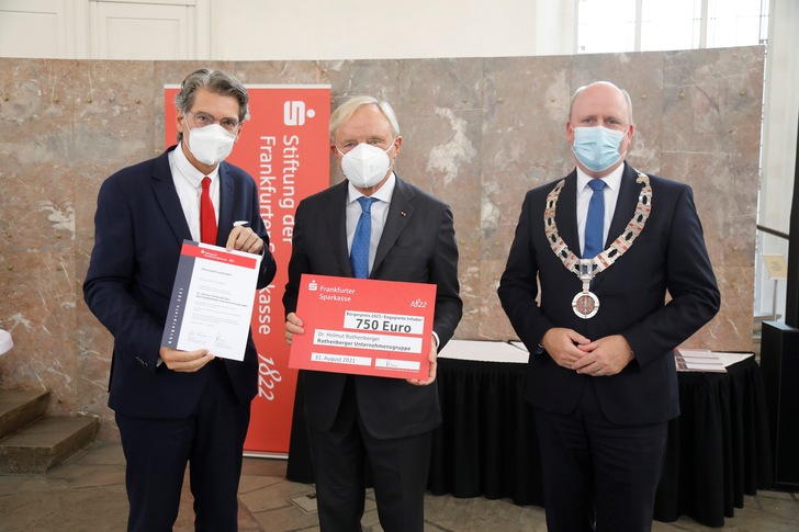 v.l.n.r.:  Ingo Wiedemeier(Frankfurter Sparkasse), Dr. Helmut Rothenberger (Rothenberger Unternehmensgruppe), Uwe Becker (Bürgermeister Stadt Frankfurt)