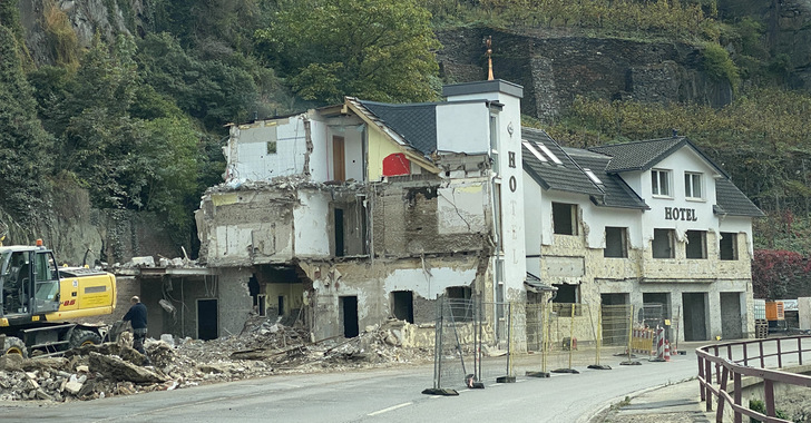 Nur ein Beispiel für die Zerstörung, die ein ansonsten kleiner Fluss anrichten kann.