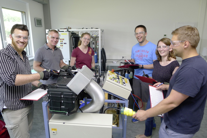 Bild 1: Kursteilnehmer an der TWK.