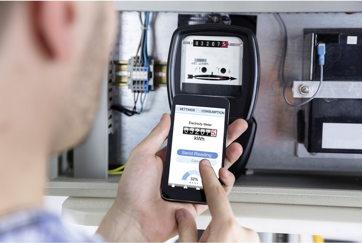 Die manuelle Erfassung von Verbrauchsdaten ist auch mit moderner Smartphone-Technik sehr aufwändig.
