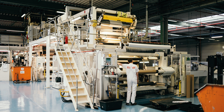 Die Herstellung der Oberflächen ist hoch komplex. Hierbei werden einzelne Bereiche mit Stickstoff (N 2 ) inertisiert.