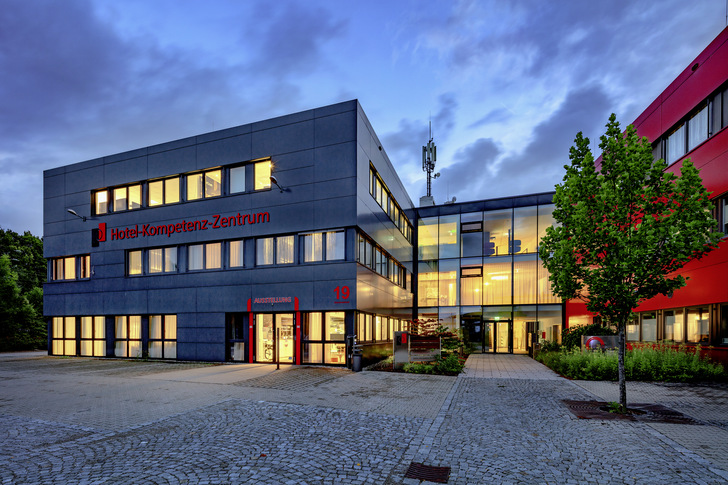 Das Hotel-Kompetenz-Zentrum in Oberschleißheim bei München ist eine neutrale Plattform für Investoren, Betreiber, Pächter, Planer und Eigentümer, in der ganzheitliche Produktlösungen präsentiert werden. - © Mitsubishi Electric
