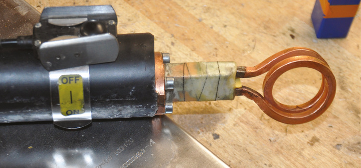 Der verwendete Ringinduktor, Innendurchmesser 35 mm, zwei Windungen