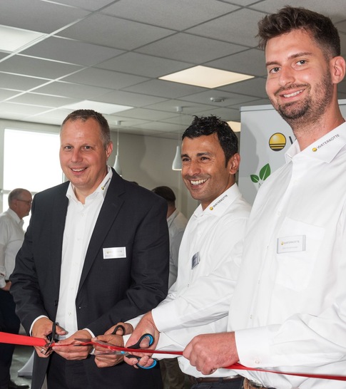 Eröffnung des neuen Waterkotte Centers Stuttgart: Vertriebsleiter Marcell Jansen-Wallraven, Bereichsleiter Innendienst Kadir Karabulut und Ingo Kostenbader, Leiter Service im Center Stuttgart (v.l.n.r.).
