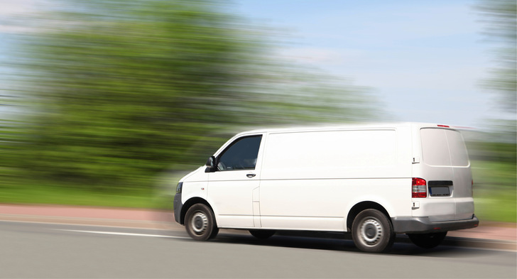 Der erste Bus ist da, jetzt muss er noch eingerichtet werden.