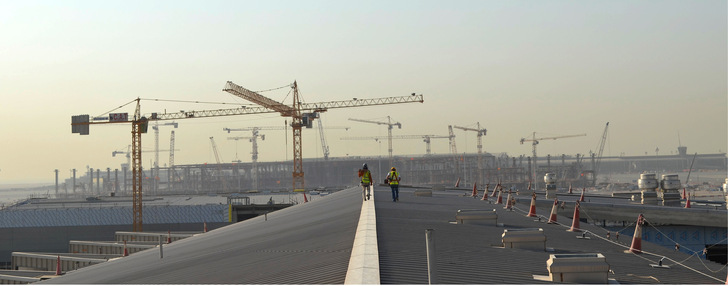 Soweit das Auge reicht: Das gehört alles zur Flughafenbaustelle.