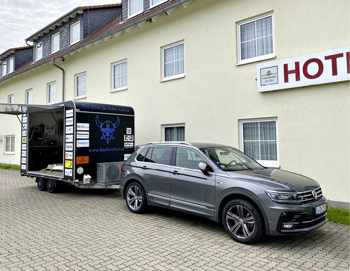 Ziel des ersten Abends ist ein Gespräch mit ­Dominic Volker in Lauenau.