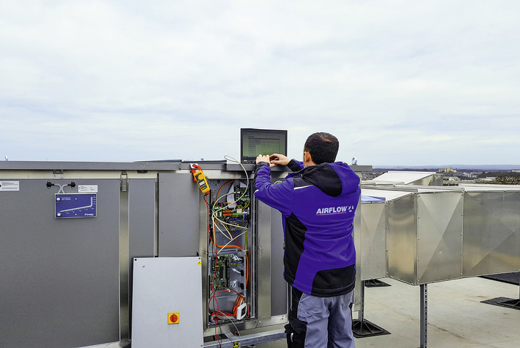 Zum Service gehören eine komplexe und bedarfsgerechte Inbetriebnahme sowie die Einweisung durch einen Servicemitarbeiter.