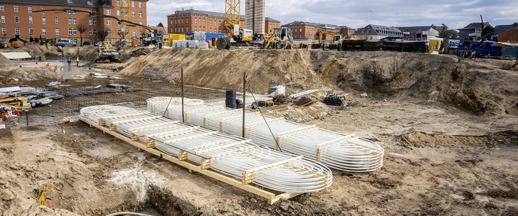  Verlegung der Erdkollektoren für die Energieversorgung der Wärmepumpen.