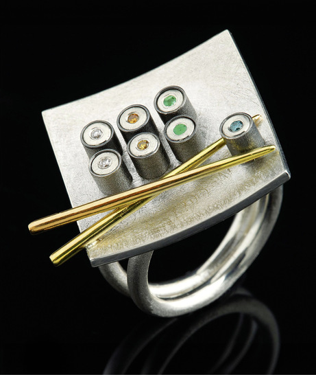  Wertvolle Schmuckunikate entstehen in der Haßfurter Goldschmiedewerkstatt.