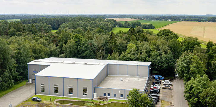 In zwei Kühlräumen werden Molkereiprodukte neuverpackt und für den Weitertransport gelagert.