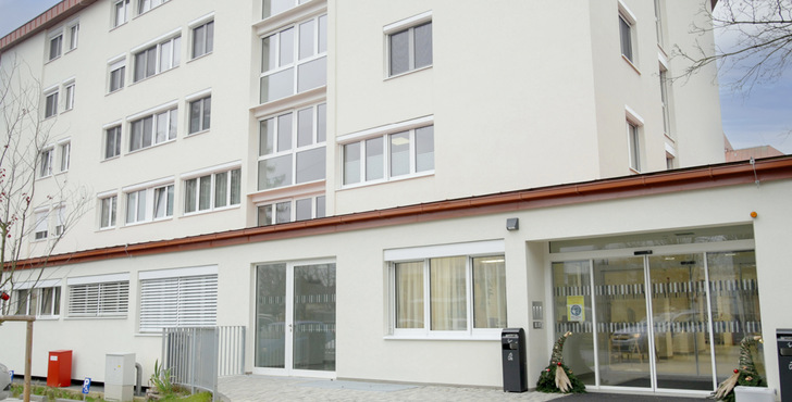 Mit Kassettengeräten, Lüftungssystem und Lebensmittelkühlung bekam das Seniorenheim insgesamt eine neue Ausstattung.