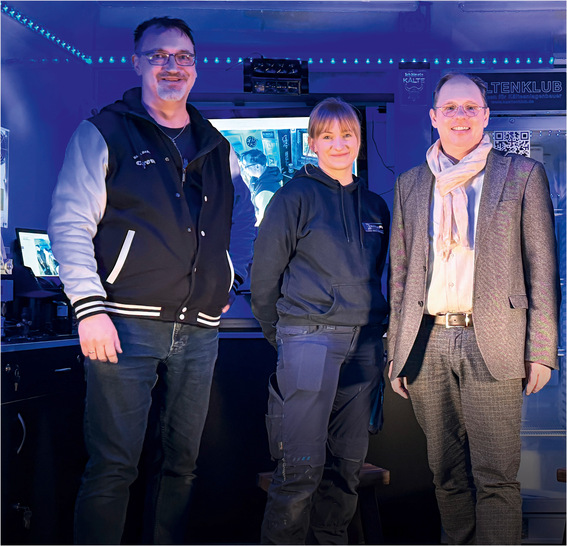 V.l.: Der olle Rehfeld, Milena Kuhrts und Bundesinnungsmeister Björn Sielaff, der uns als Gastgeber seine Halle zur Verfügung gestellt hat.