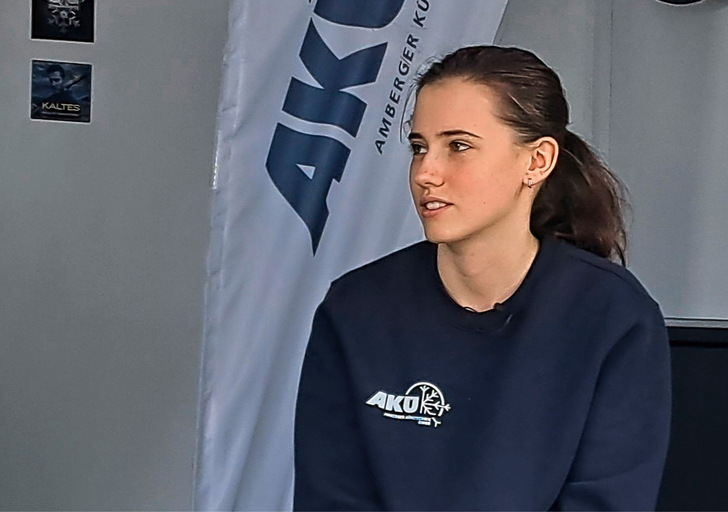 Carina hat sich für die Ausbildung entschieden. Auf einer Berufsmesse hat sie dann Amberger Kühltechnik entdeckt.