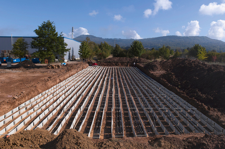 Erdwärmekollektoren holen viel Wärme aus dem Boden und ermöglichen die Versorgung ganzer Quartiere.