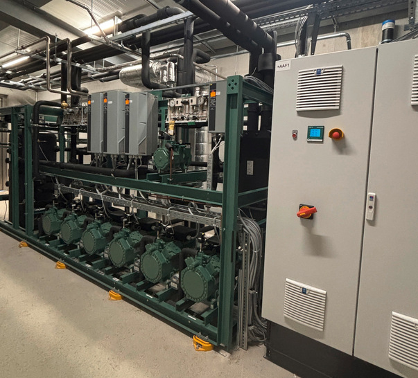 Ein Blick aufr die CO2 Anlage mit Schaltschrank