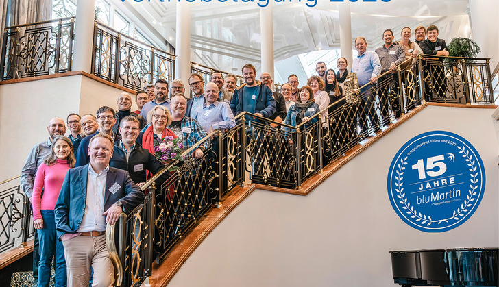 Gemeinsam mit den Handelspartnern feierte bluMartin den Start in das Jubiläumsjahr