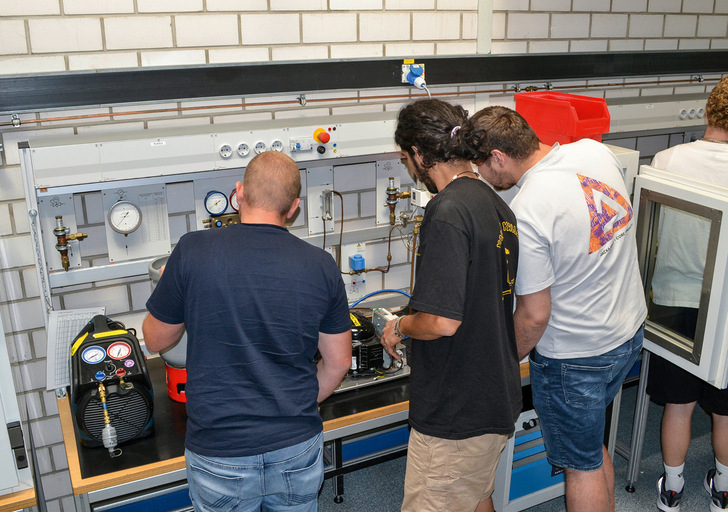 Auch für Arbeiten an Propan-Anlagen wird ab 12.03.29 das Zertifikat A1 gefordert.