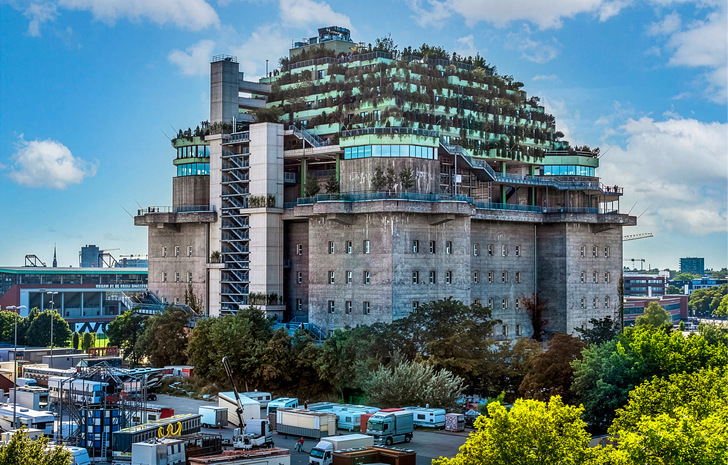 Der Bunker St. Pauli wurde attraktiv umgestaltet und beheimatet nun auch ein Hotel.
