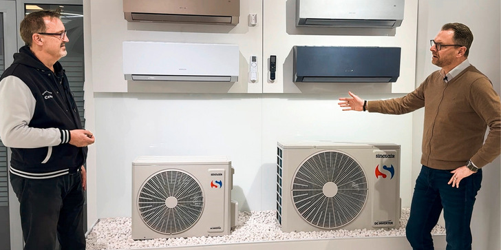 Peter Schulte-Batenbrock (rechts) erklärt dem ollen Rehfeld, wer Marvin ist.