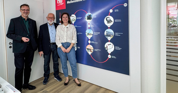 V.l.: Dirk Rehfeld im Gespräch mit Erwin Hintz und seiner Tochter Helena Hintz.