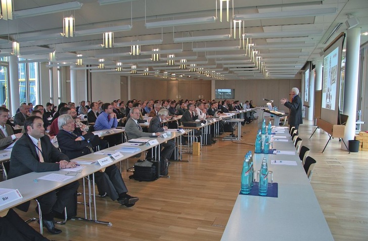 Rund 150 Besucher aus der Automobil- und ihrer Zuliefererbranche waren auf dem 10. Karlsruher Kfz-Klima-Symposium im Akademiehotel der Badischen Volksbanken und Raiffeisenbanken