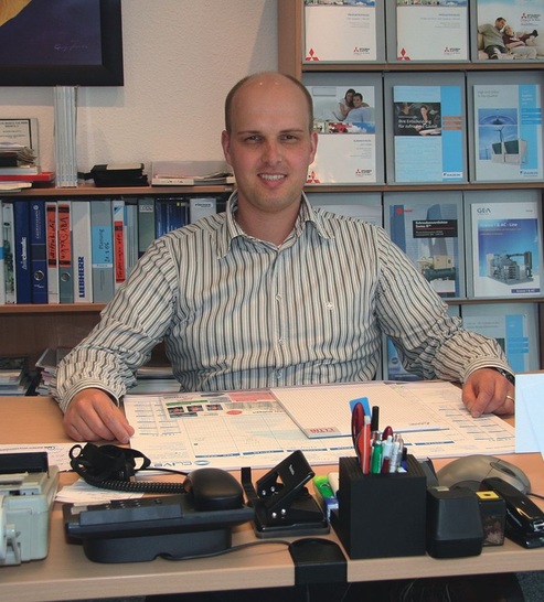 Seit Mai 2007 ist der Kälteanlagenbauermeister Markus Waßmann Geschäftsführer von Kälte Kurz. Der Handwerksbetrieb hat einen weiteren Meister, drei Gesellen und einen Auszubildenden im Außeneinsatz