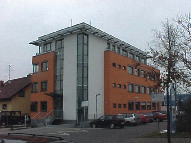 Bild 2: Bürohaus bei Frankfurt/M. als Beispielgebäude mit VRV-Technik im Bestand