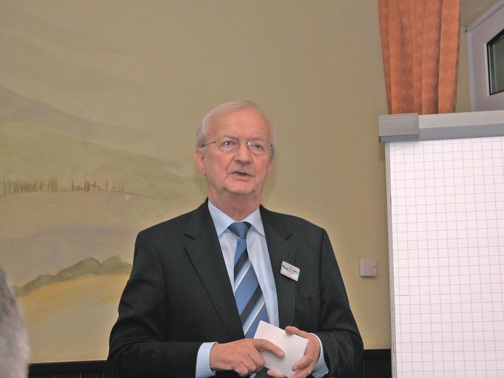 ZVKKW-Präsident Werner Rolles betonte nochmals, wie wichtig die Zusammenarbeit zwischen Handwerk und Industrie ist