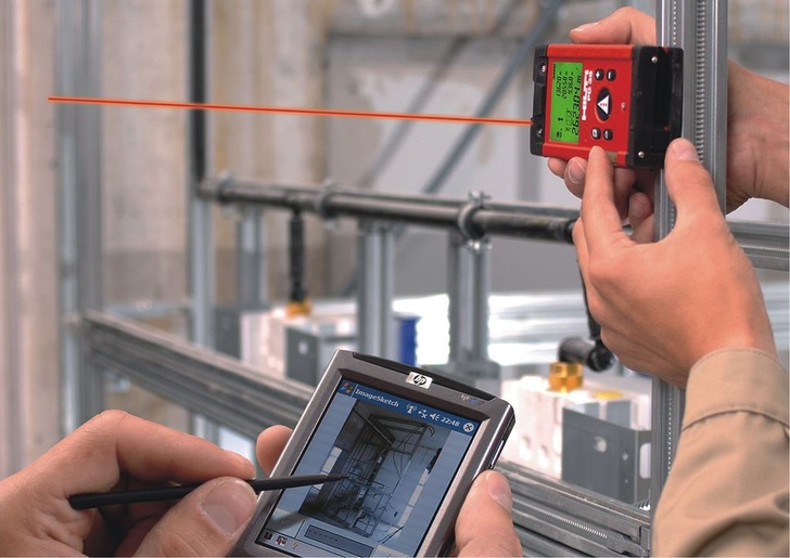 Laser-Distanzmessgeräte messen schneller, präziser und schöpfen mit optionaler PC-Schnittstelle Rationalisierungspotenziale beim Aufmaß besser aus