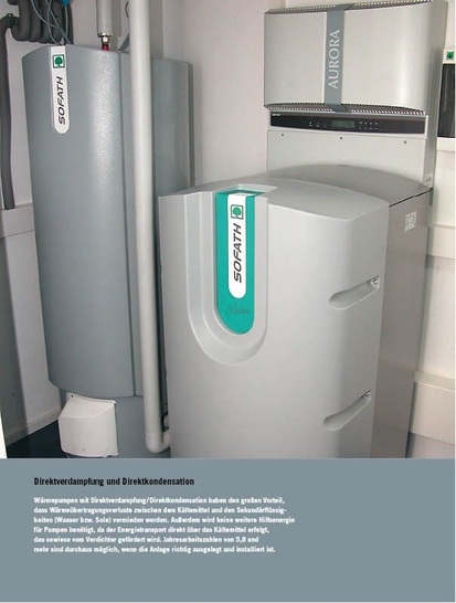 Die Wärmepumpen zur Heizung und zur Warmwasser­bereitung sind in einem Gehäuse untergebracht. Links: der 300-Liter-Warmwasserboiler