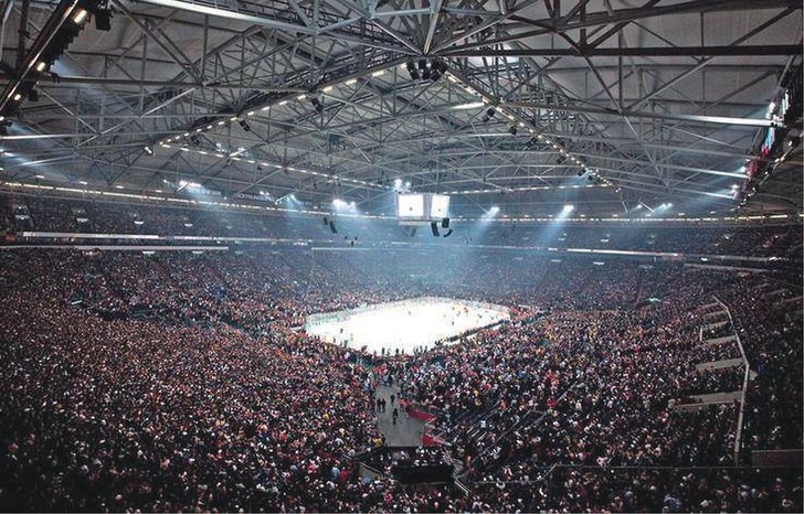 Guinness-Rekord: 77803 Zuschauer sahen das Eishockey-Eröffnungsspiel zwischen Deutschland und den USA - © Foto: AST

